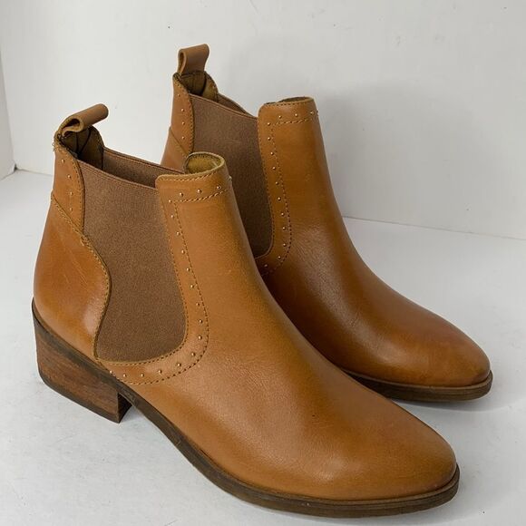 Stivali tan leather studded Chelsea ankle boots NWOB - Picture 1 of 11